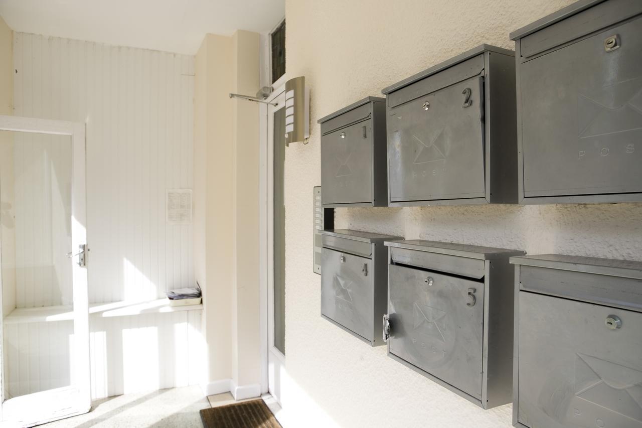 Large 2 Bedroom Apt - Near Beach - Free Parking 伯恩茅斯 外观 照片
